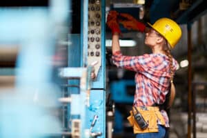 Technicienne SAV en intervention