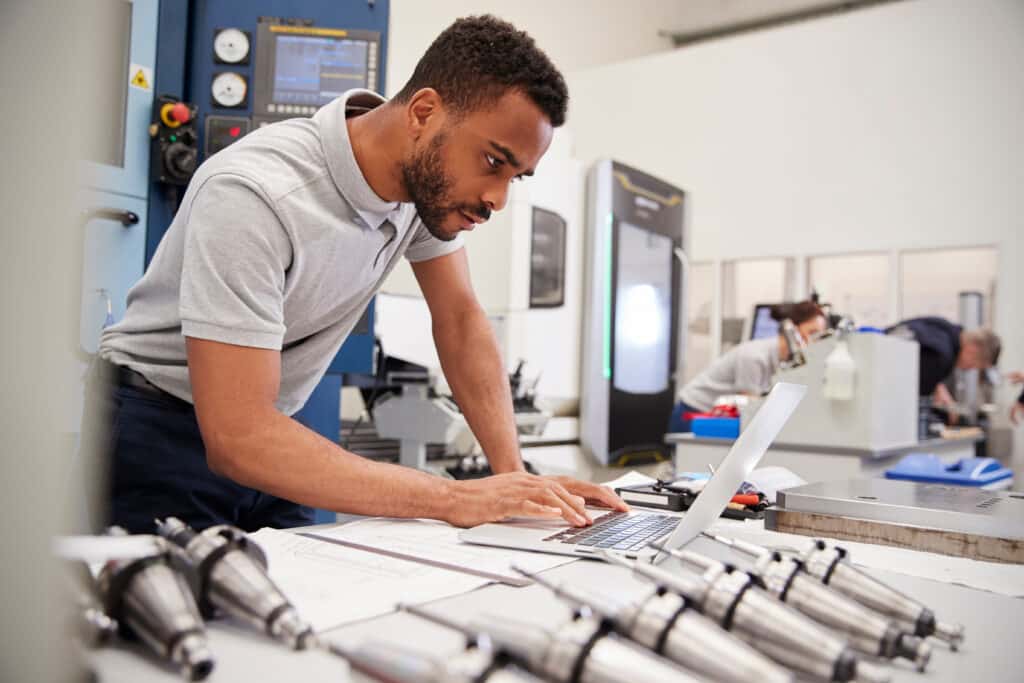 quels sont les métiers de l'industrie : technicien bureau d'études