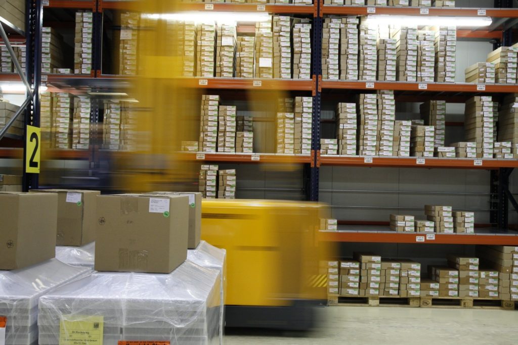 logistique gestionnaire de stock salaire