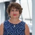 Pôle Léonard de Vinci : Interview de Mariannick SOUBISE directrice des programmes MBA Management de la supply chain et  MBA manager des achats - Coloration de cheveux